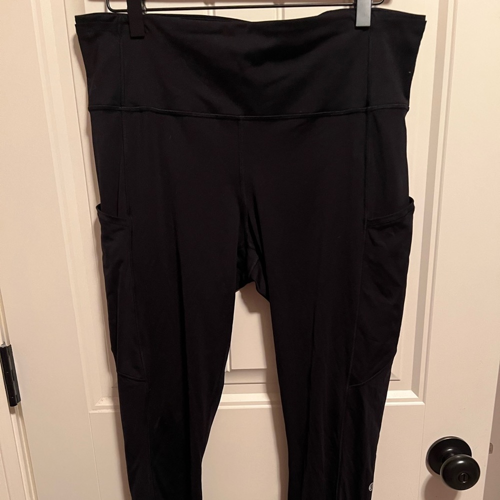 Fast and free lululemon leggings
